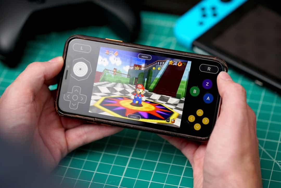 Ảnh bìa của bài viết CHƠI GAME TUỔI THƠ TRÊN iPhone - KHÔNG KHÓ NHƯ BẠN NGHĨ!